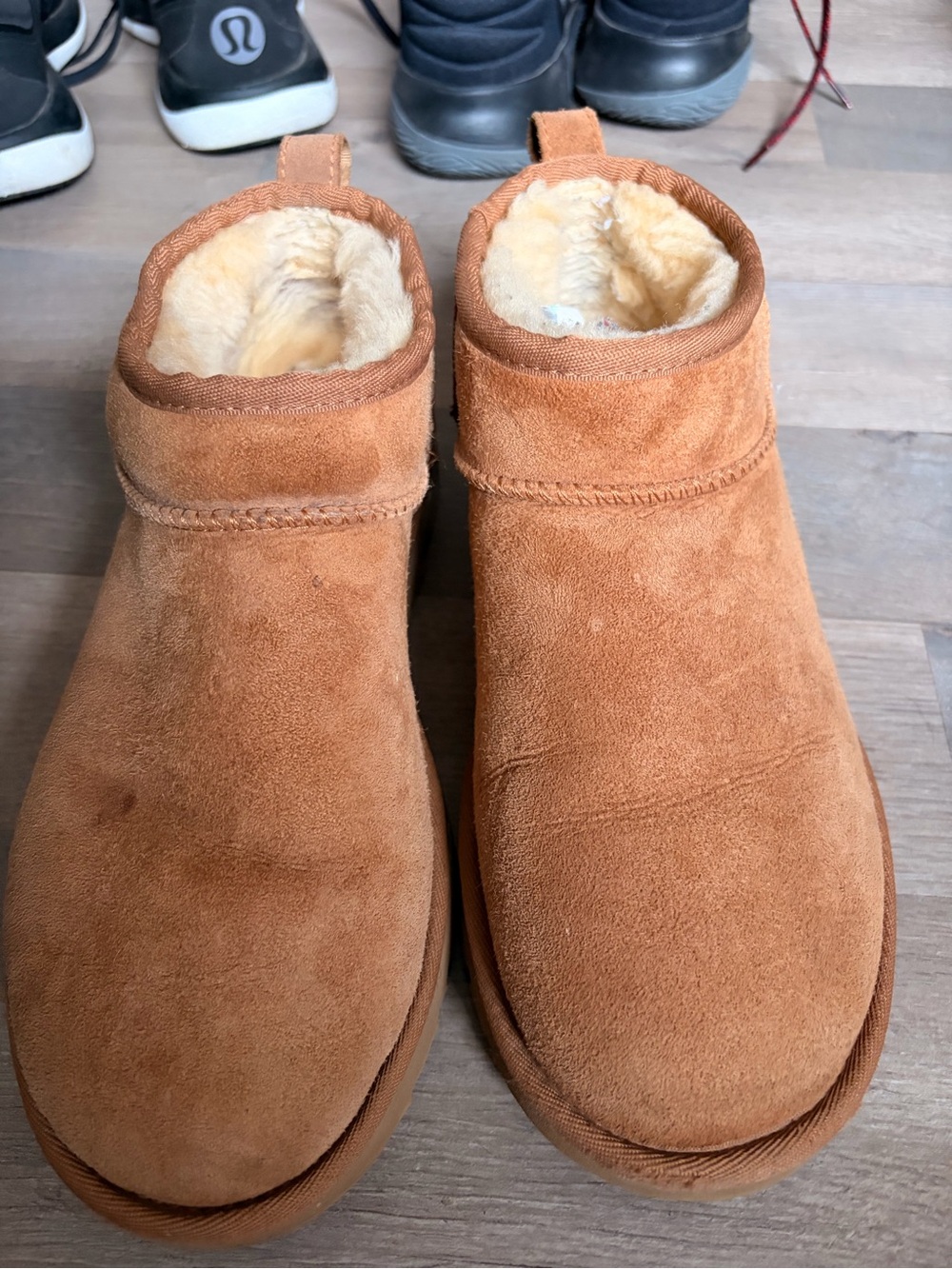 Women UGG mini Slip-On Boots - Chestnut